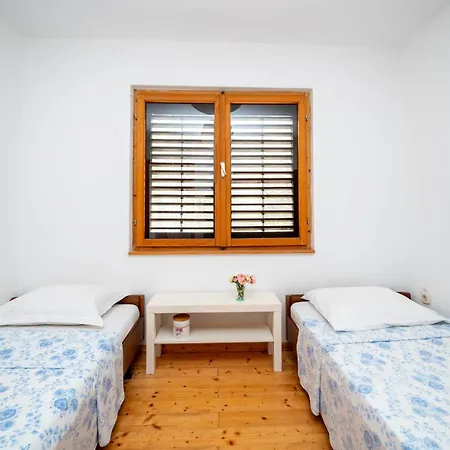 Holiday home Secluded Fisherman's Zman, Dugi Otok - 19000 *