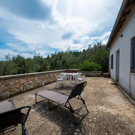 Holiday home Secluded Fisherman's Zman, Dugi Otok - 19000 *